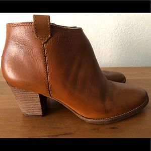 Madewell Billie Boot in English Saddle